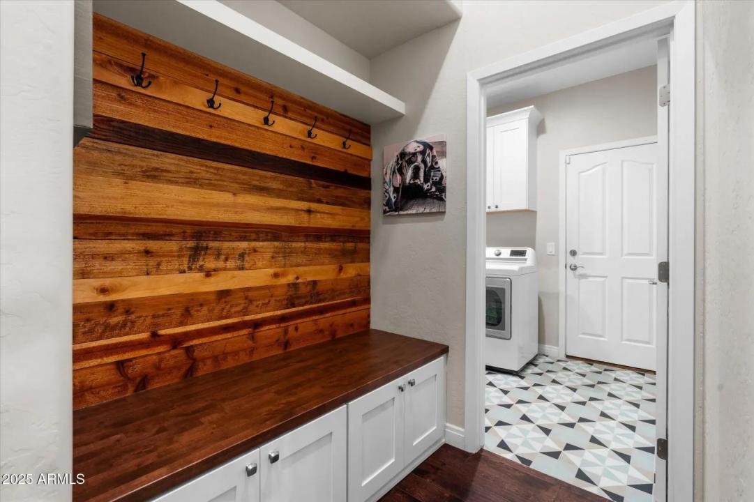 Real Estate Picture 33