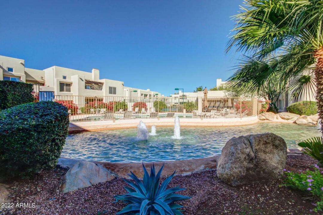 Real Estate Picture 7