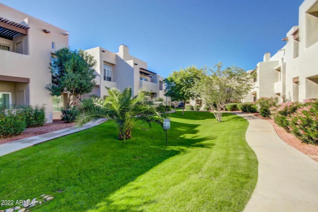 Real Estate Picture 9