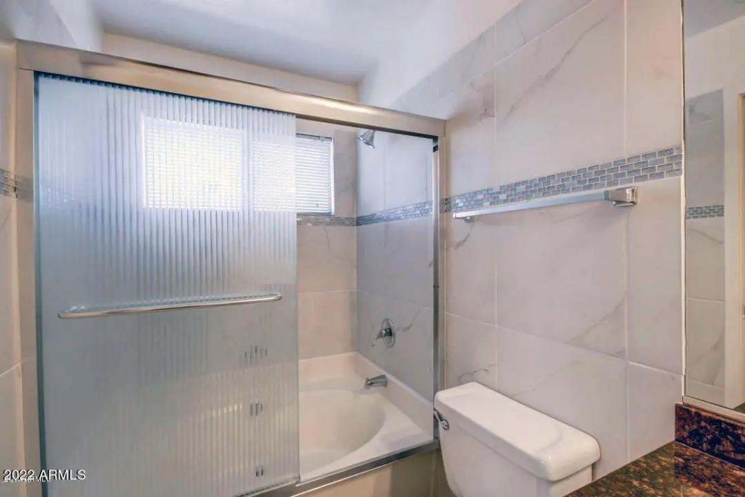 Real Estate Picture 24