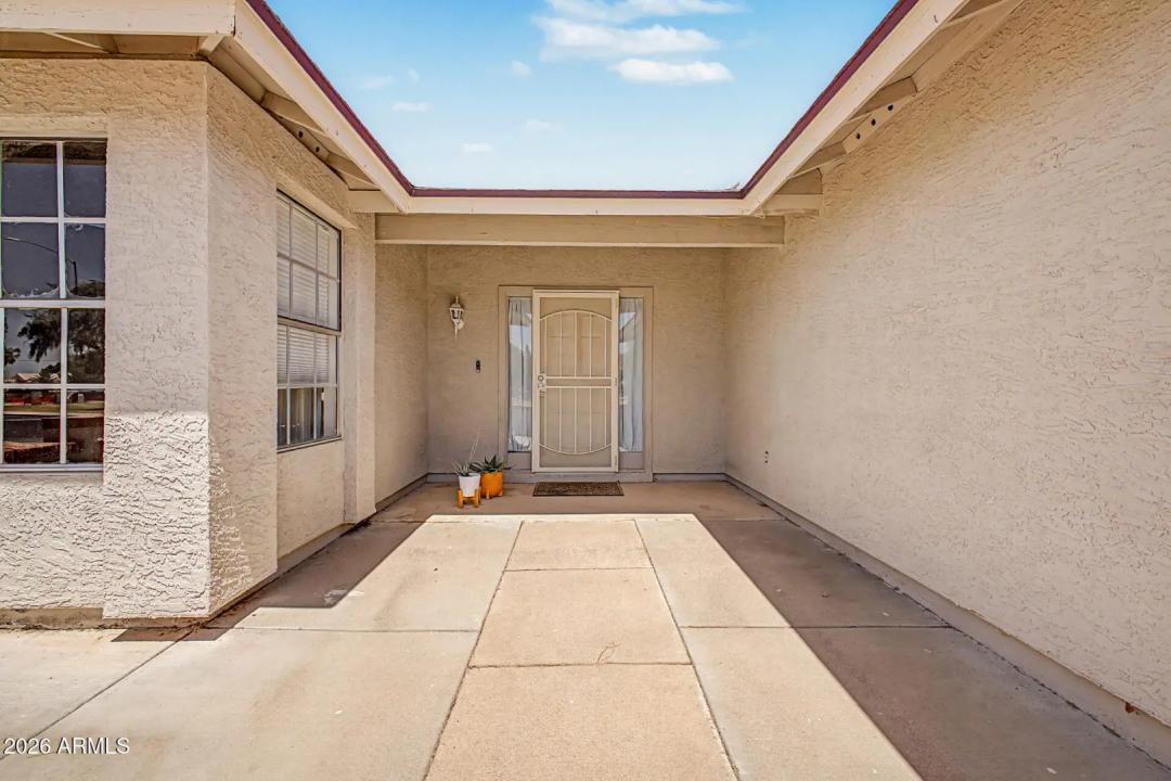 Real Estate Picture 4