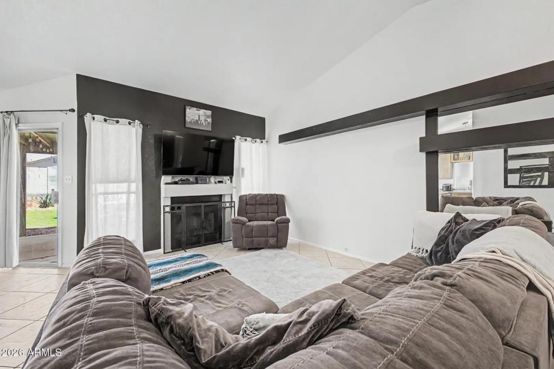 Real Estate Picture 6
