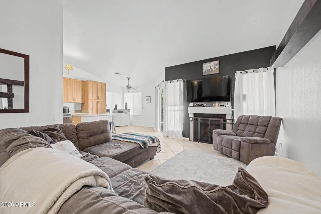 Real Estate Picture 7