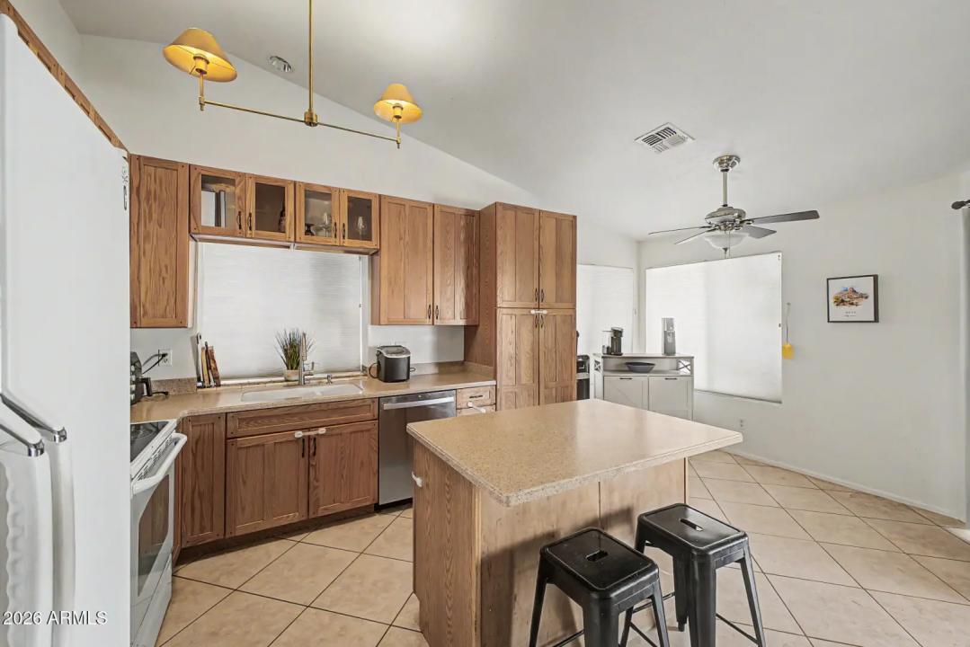 Real Estate Picture 11