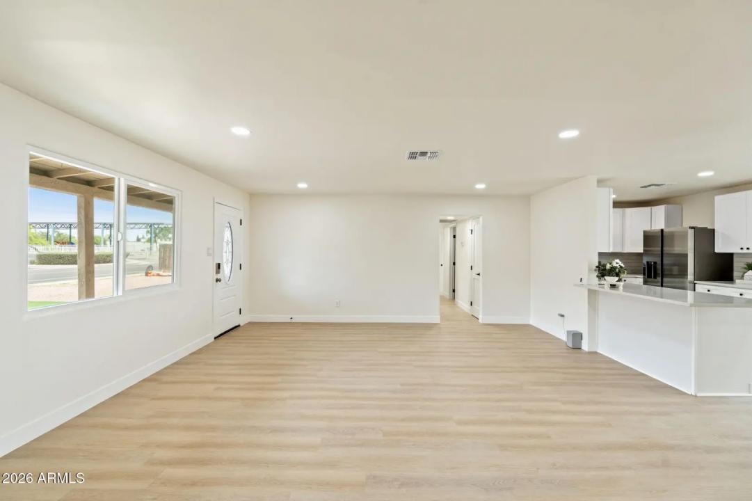 Real Estate Picture 9
