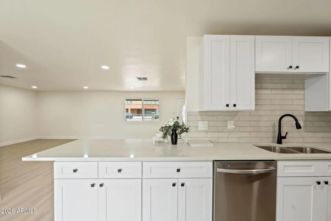 Real Estate Picture 11