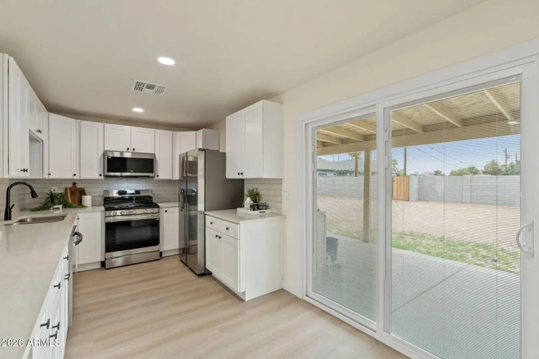 Real Estate Picture 13