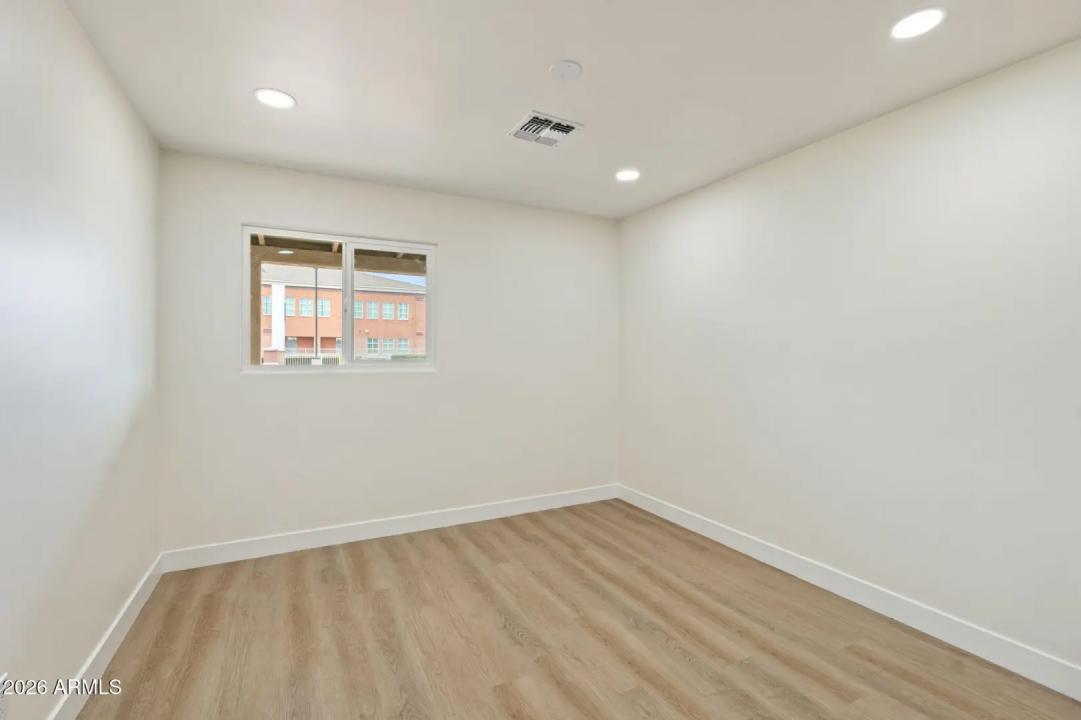 Real Estate Picture 19
