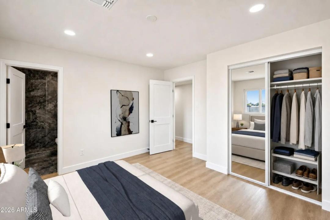 Real Estate Picture 5