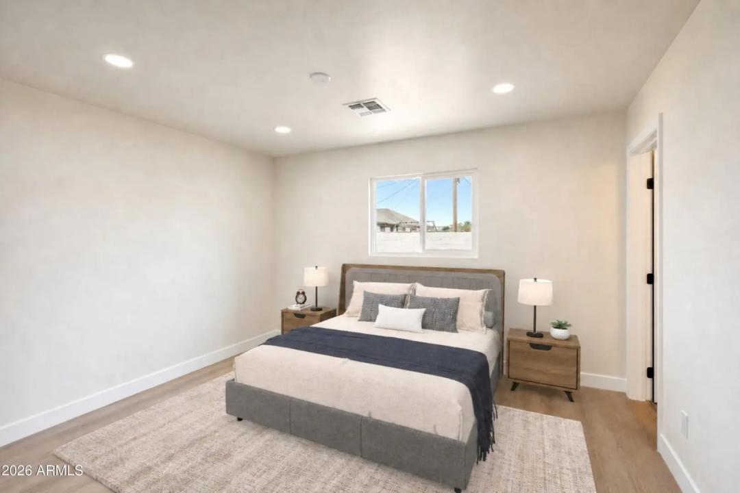 Real Estate Picture 6