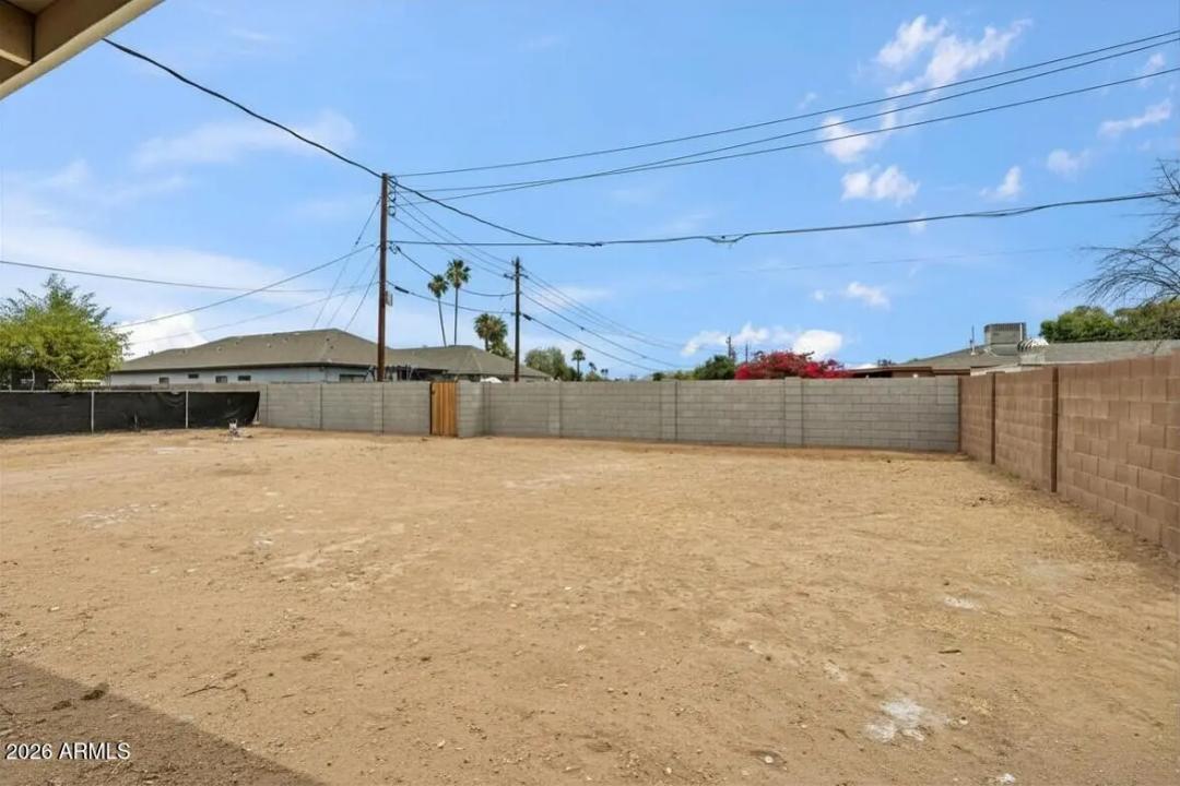 Real Estate Picture 30
