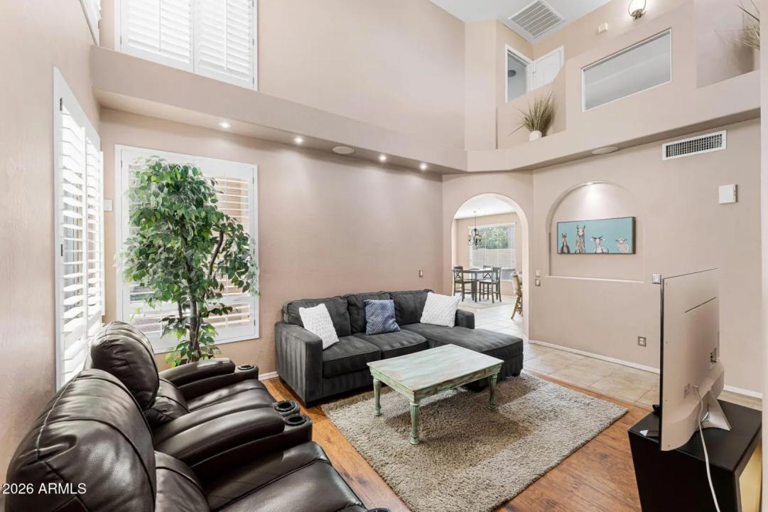 Real Estate Picture 14