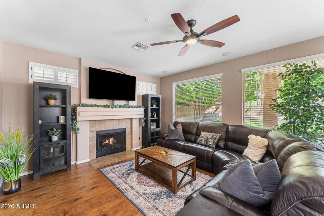Real Estate Picture 24