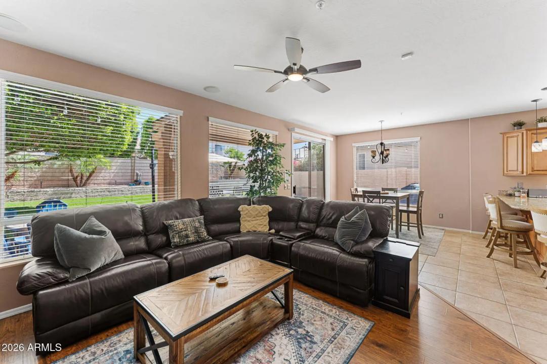 Real Estate Picture 3