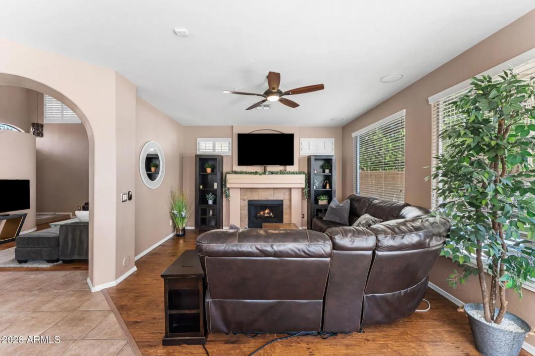 Real Estate Picture 25
