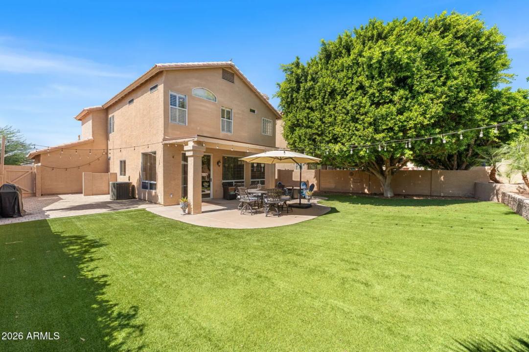 Real Estate Picture 4