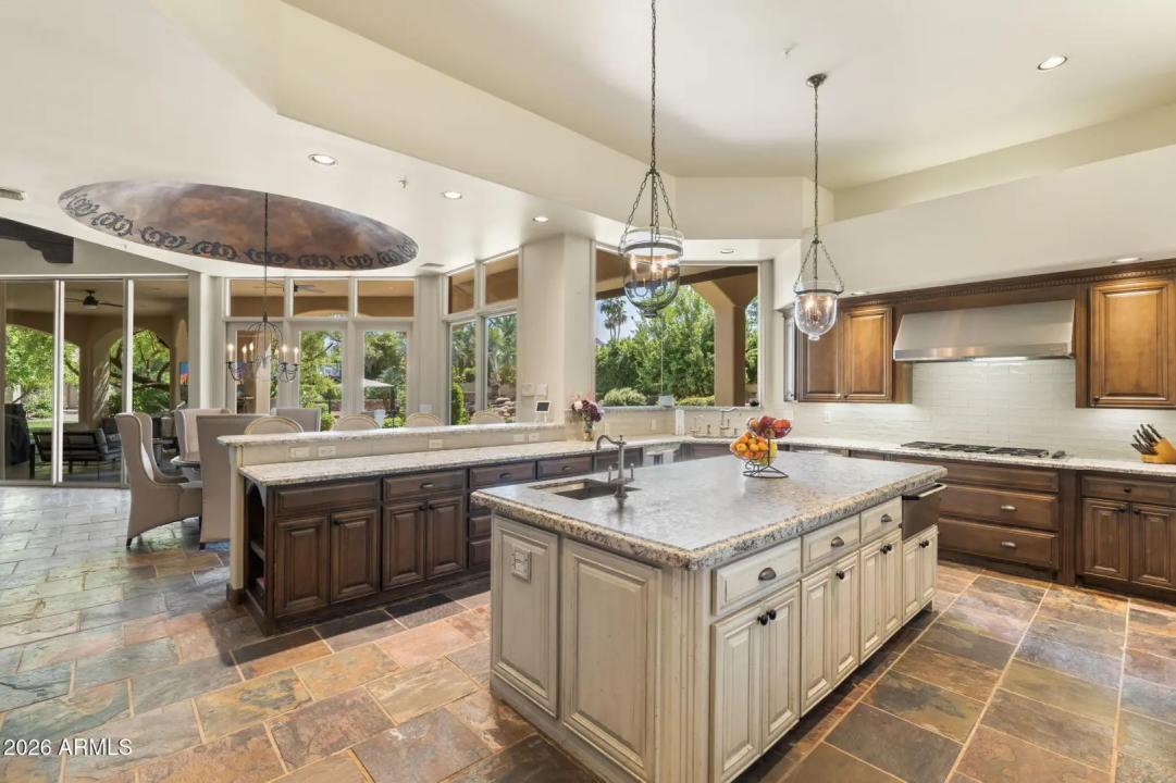 Real Estate Picture 20
