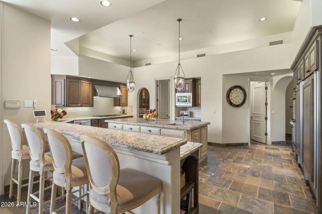 Real Estate Picture 22