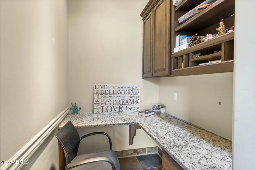 Real Estate Picture 30