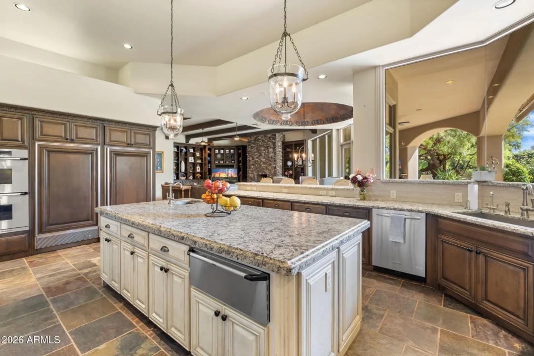 Real Estate Picture 5