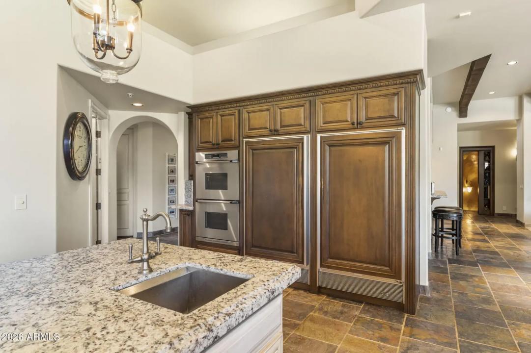 Real Estate Picture 24
