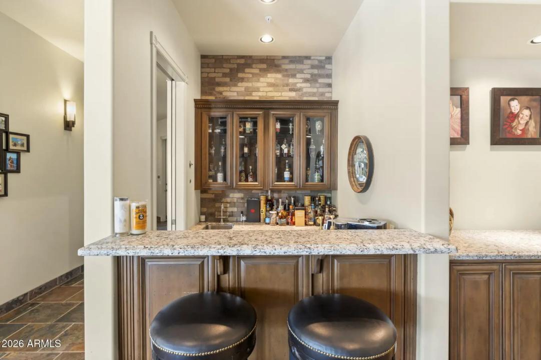 Real Estate Picture 7