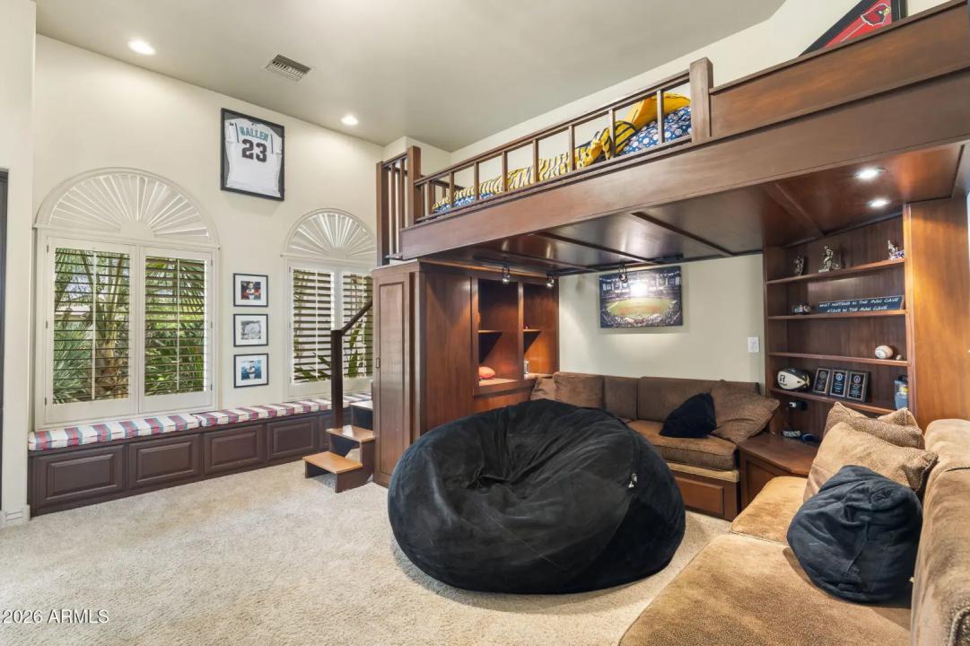 Real Estate Picture 38
