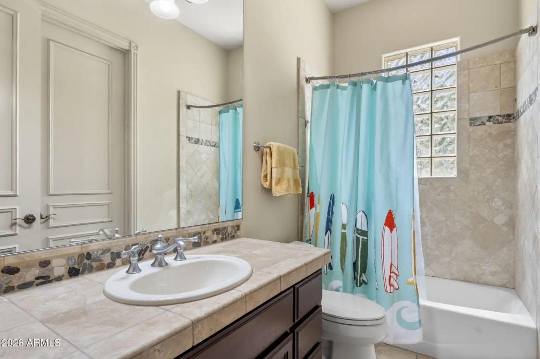 Real Estate Picture 40