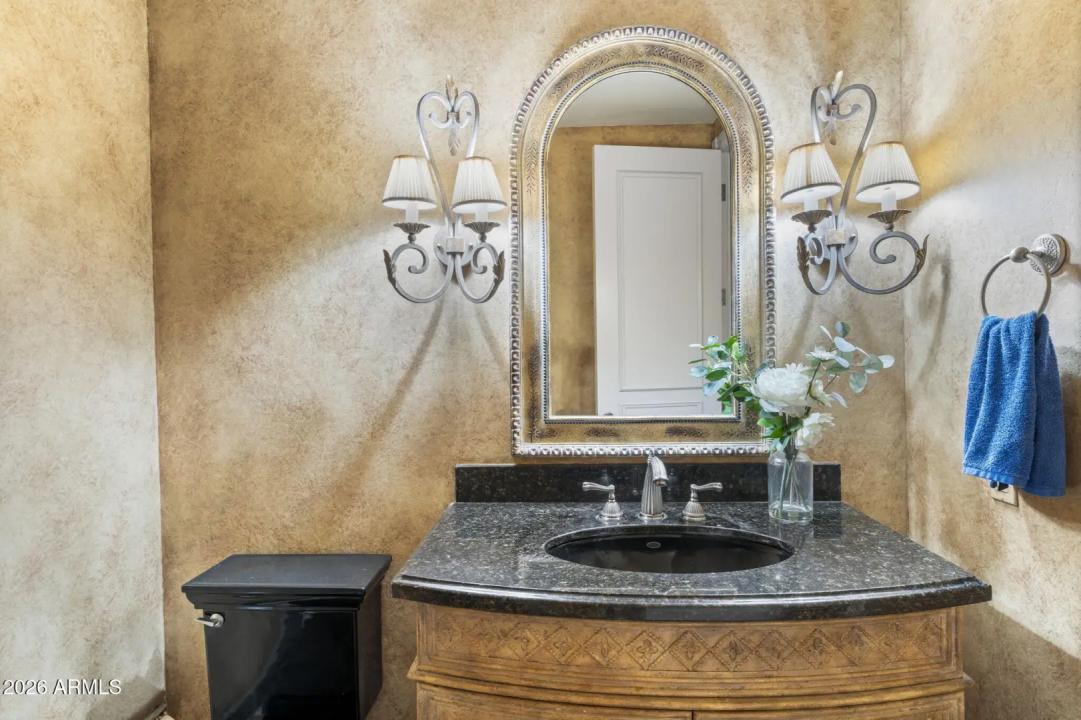 Real Estate Picture 50