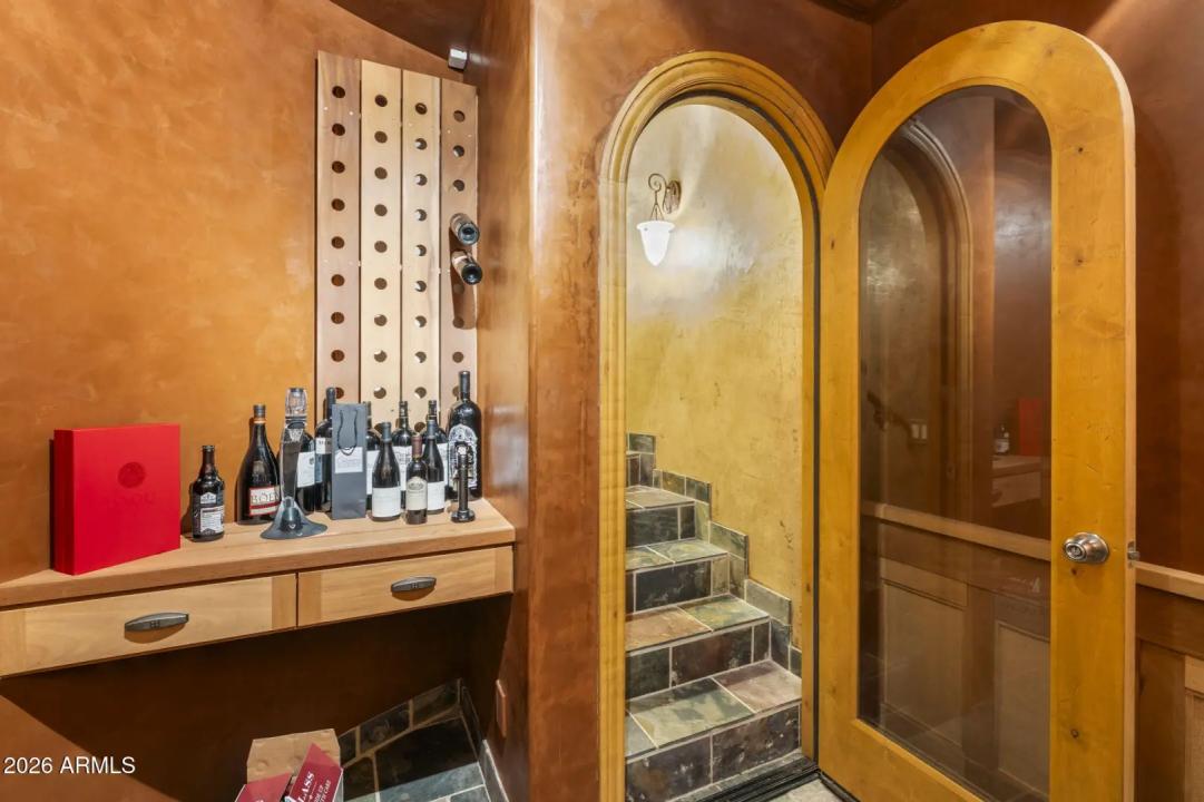 Real Estate Picture 11