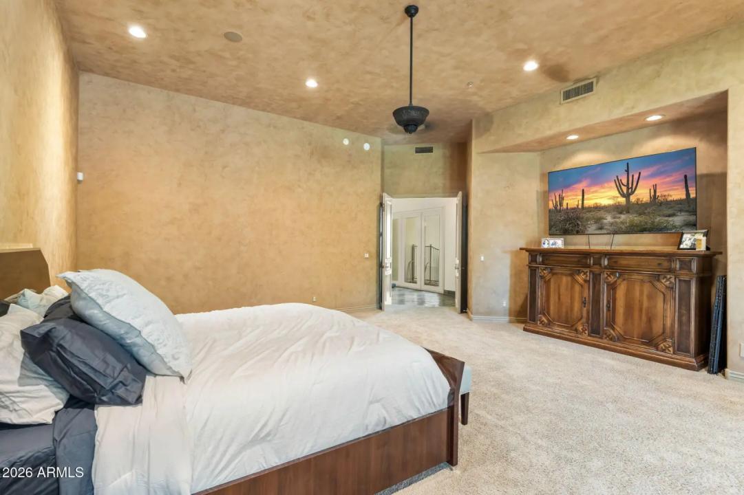 Real Estate Picture 32