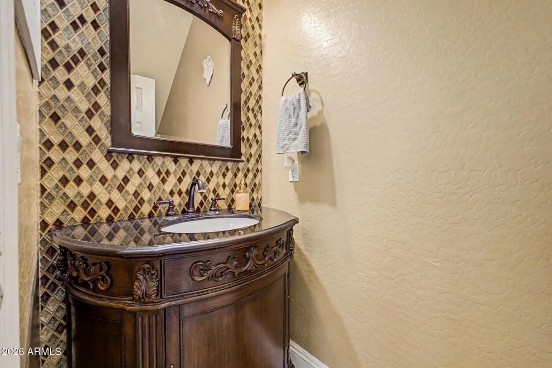 Real Estate Picture 16