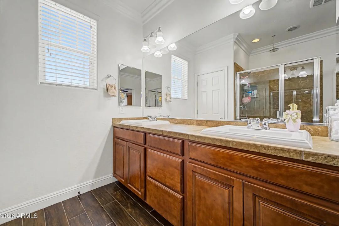Real Estate Picture 19