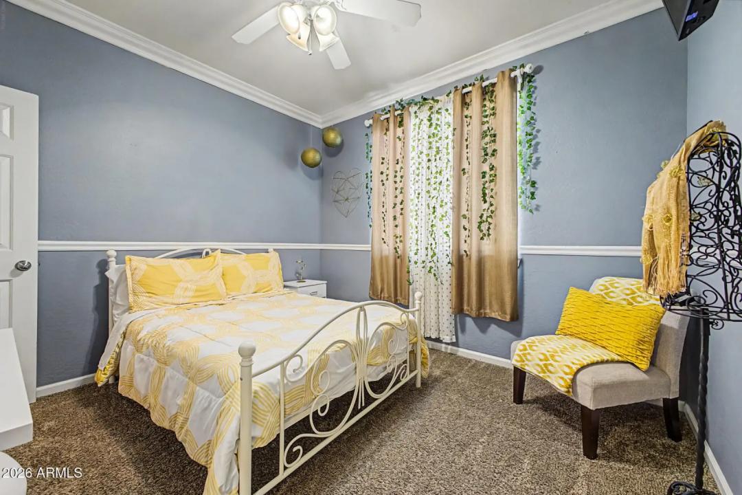 Real Estate Picture 23