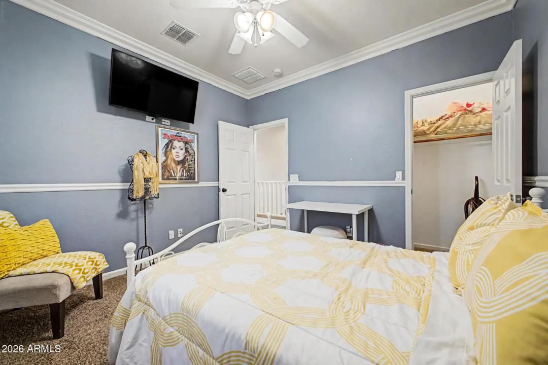 Real Estate Picture 24