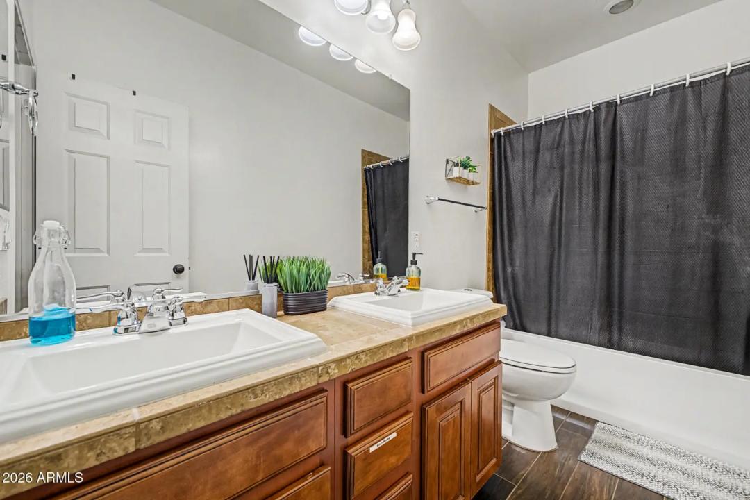 Real Estate Picture 26