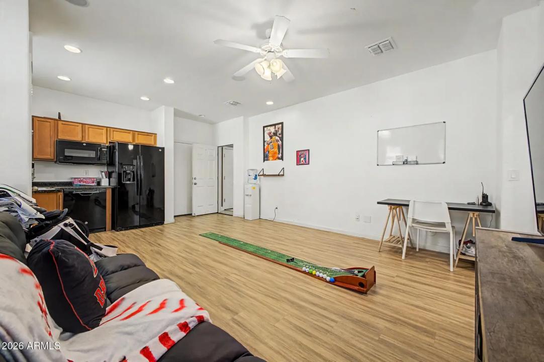 Real Estate Picture 30
