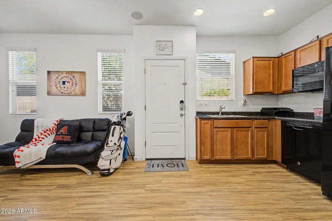 Real Estate Picture 33