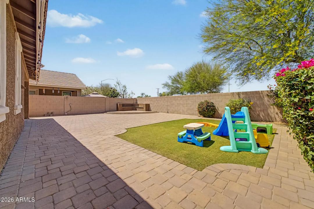 Real Estate Picture 40