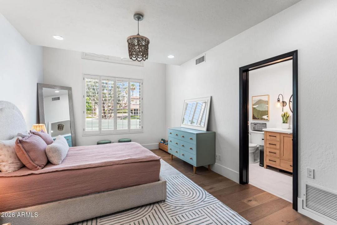Real Estate Picture 52