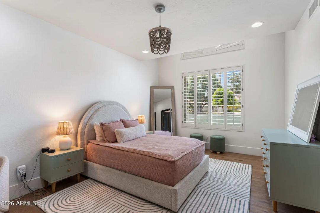 Real Estate Picture 53