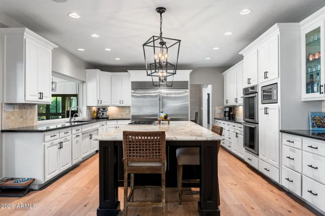 Real Estate Picture 22