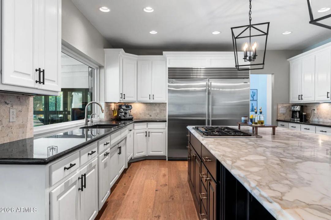 Real Estate Picture 24