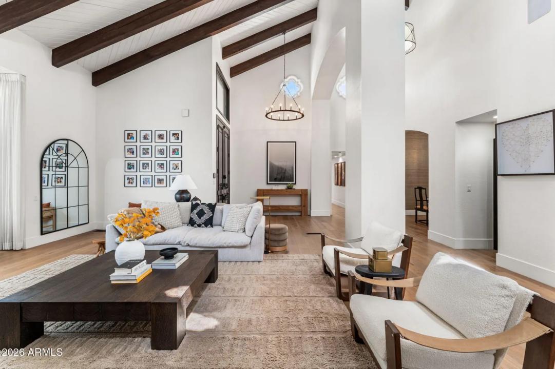 Real Estate Picture 10