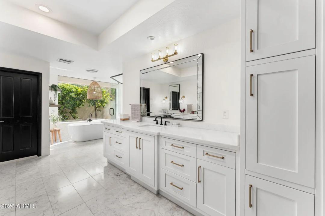 Real Estate Picture 38