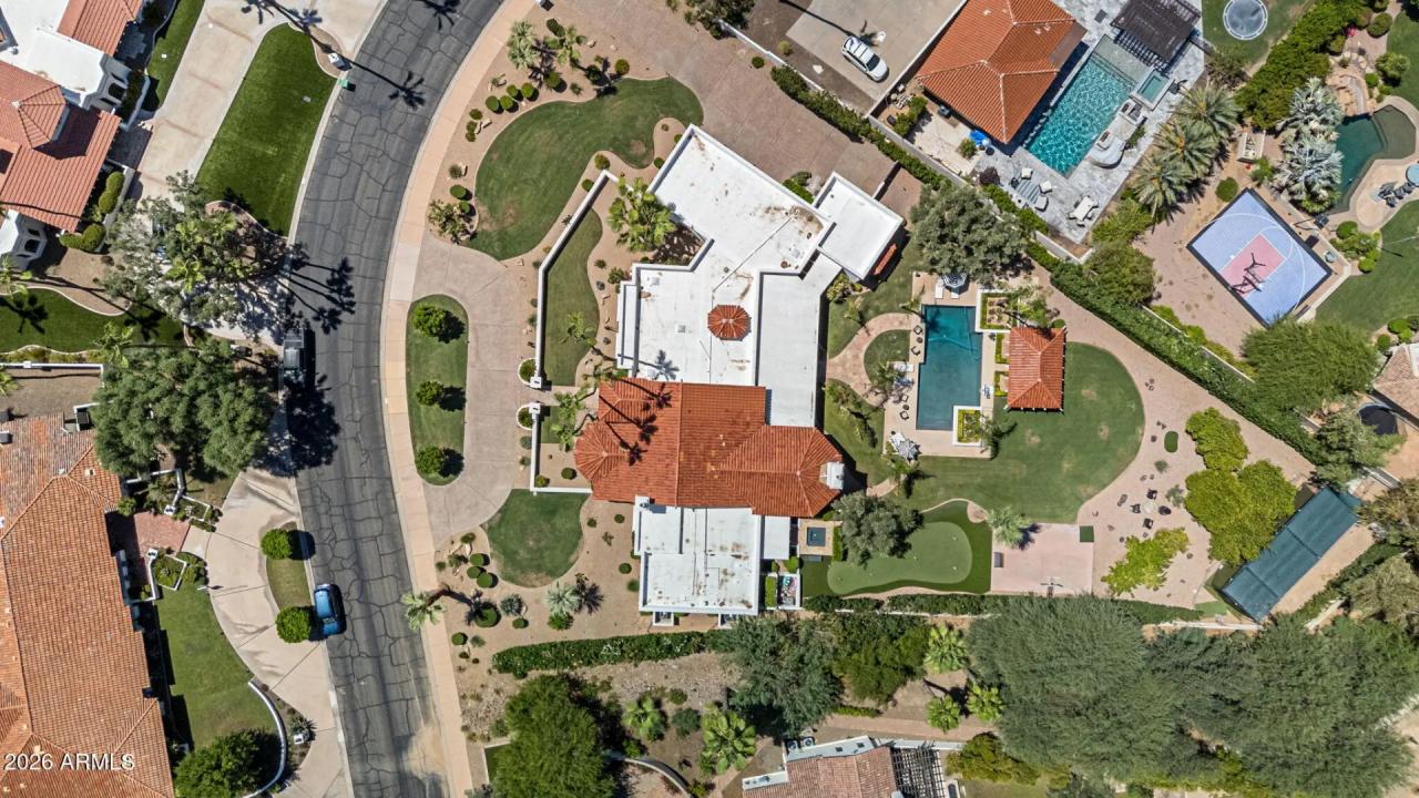 Real Estate Picture 4