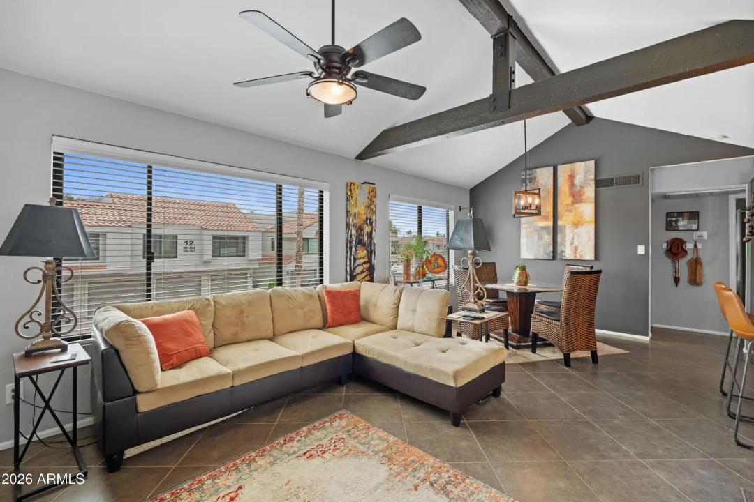Real Estate Picture 4