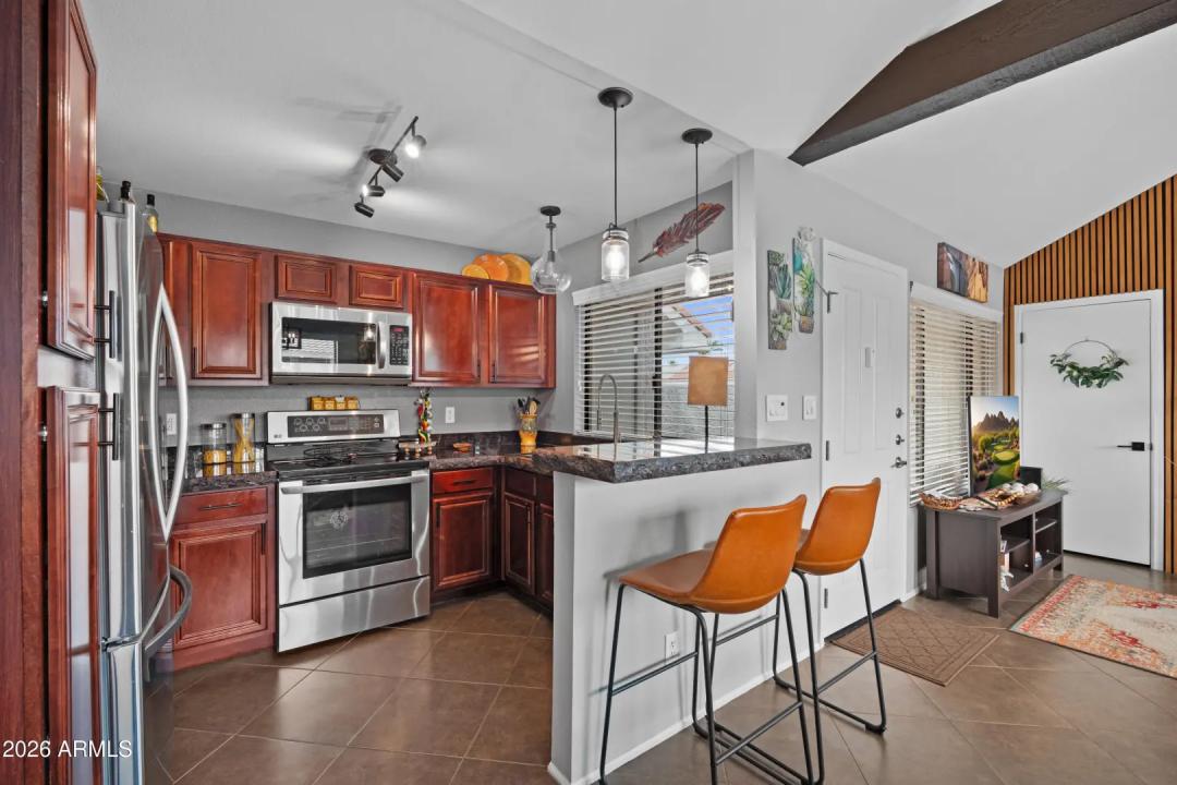 Real Estate Picture 6
