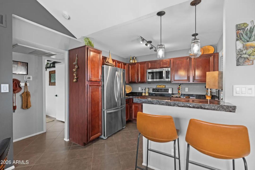 Real Estate Picture 7