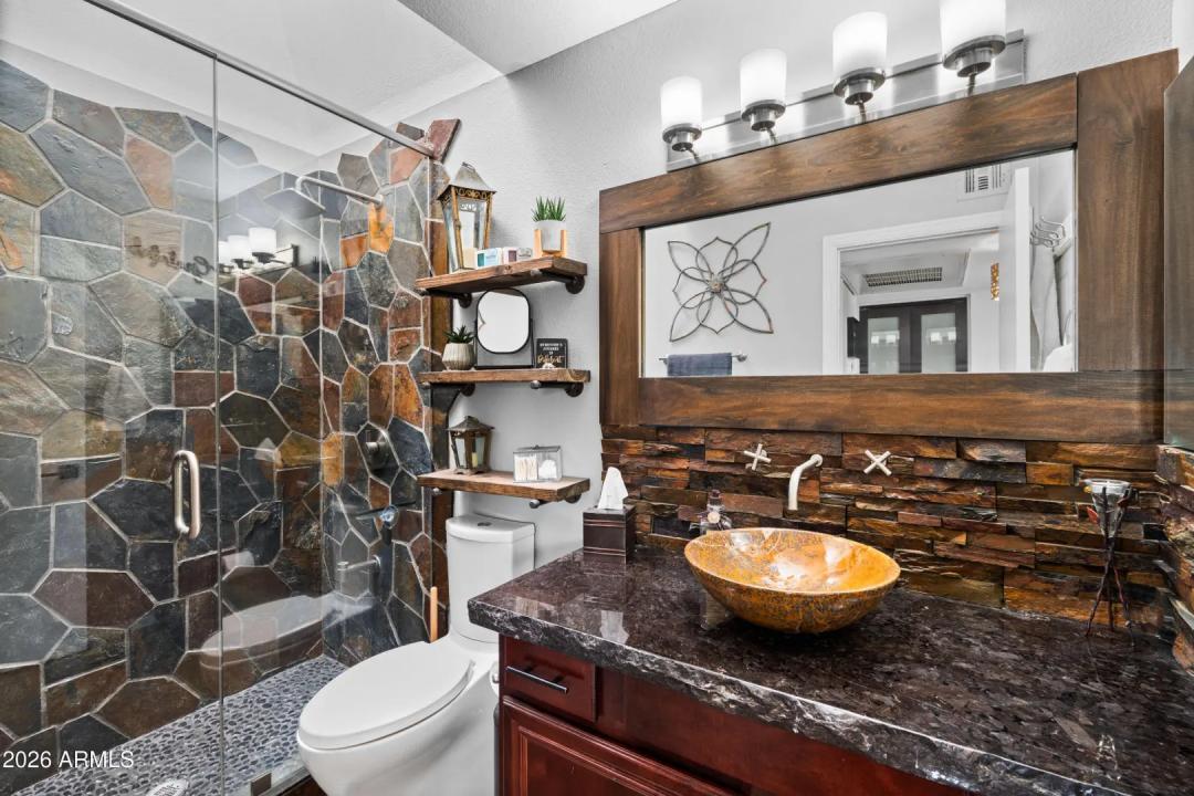 Real Estate Picture 16